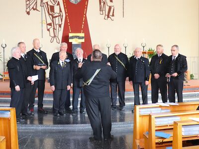 Auftritt des Bergschulchores in der Kirche
